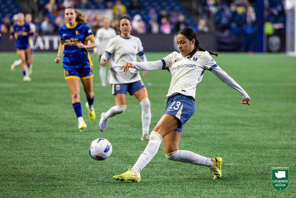 At 18, Jordyn Bugg developed rapidly into a Seattle Reign defensive stalwart and USWNT regular in 2025 and was a finalist for U.S. Soccer Young Player of the Year. (Maddy Grassy/Seattle Reign)